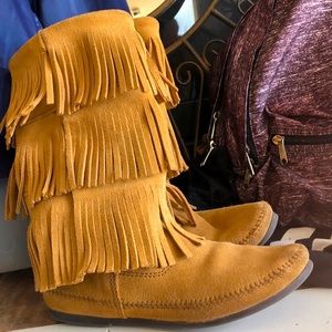 Size 10 3ThreeFringe layers Minnetonka Tan boots